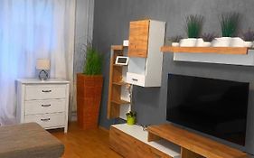 Lovely 1 Bedroom Apartment Close To Debrecen University